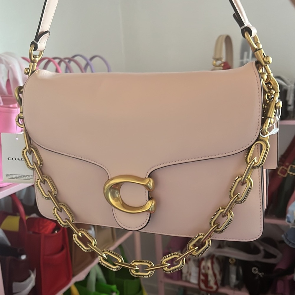 blush chain tabby